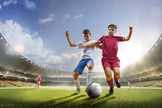 罗马诺：曼城签约18岁中卫朱马巴赫 转租给朗斯